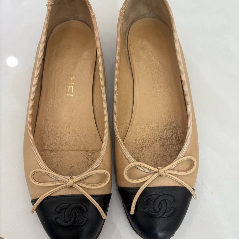 Chanel Cream Ballet Flats - Picture 3 of 6